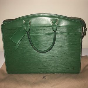 MOVING SALE!! 💚 Authentic LV Epi Riviera Bag